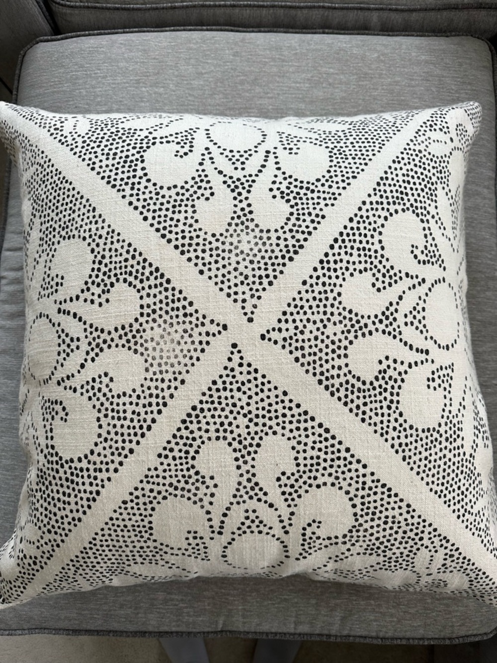 Serena & Lily Camille Scroll Neutral and Black Dot Pillow Sham. Rare! Like New